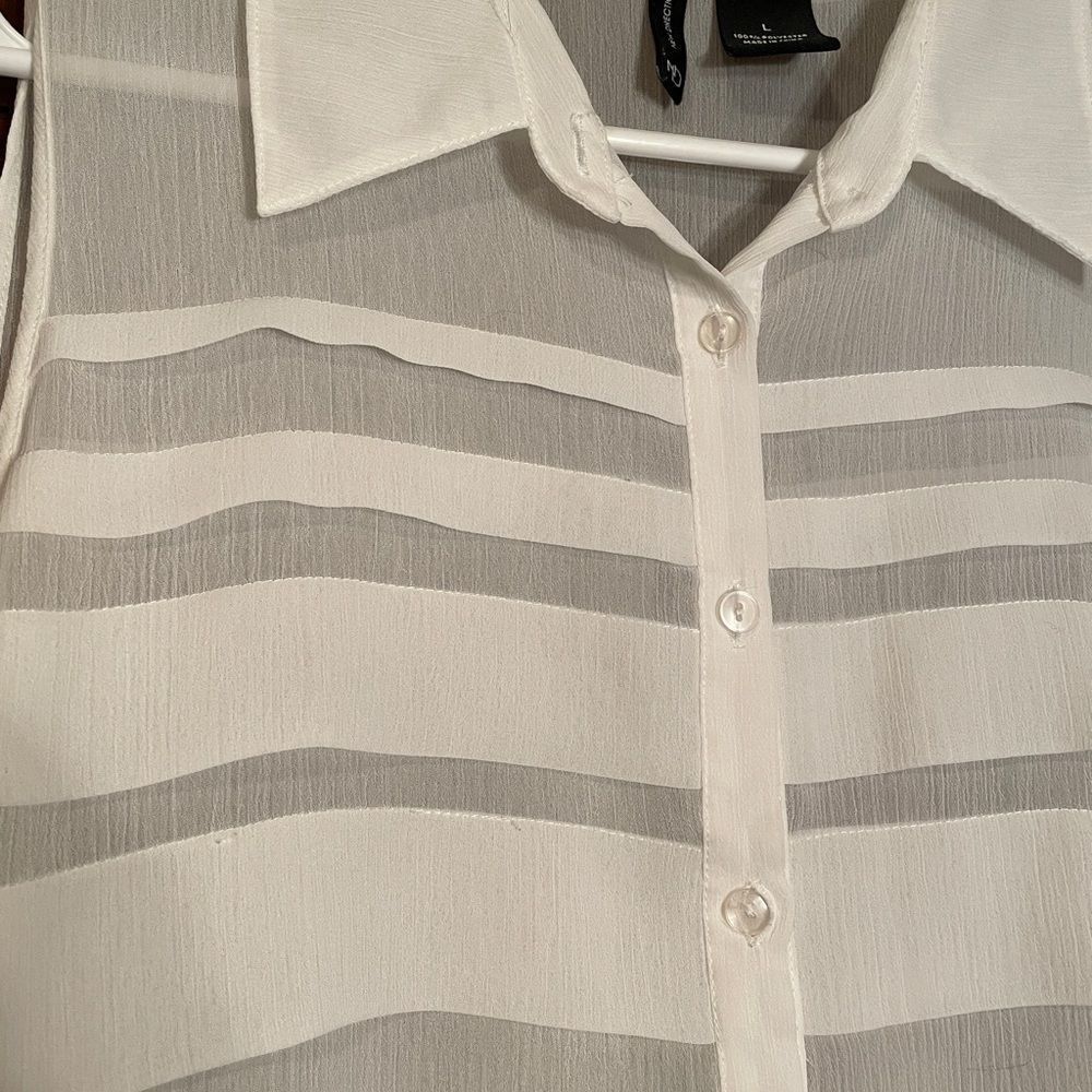 New Directions sheer white sleeveless button front top size L EUC - Picture 3 of 15